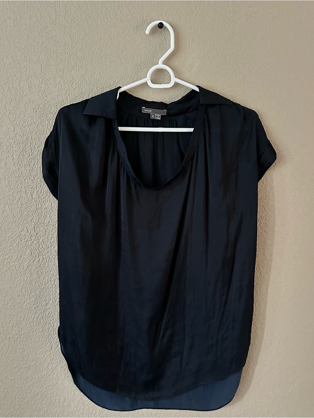 Vince Silk Navy Short Sleeve Scoop Neck Blouse Size 2